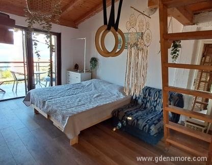 Chill Dom Kra&scaron;ići, Magán szállás a községben Kra&scaron;ići, Montenegr&oacute; - Living sleep room 04
